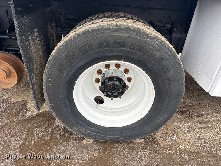 image for item EG2035 2007 Freightliner Business Class M2 crane truck