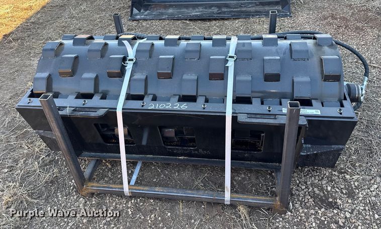 image for item EN0251 2025 Giyi skid steer roller