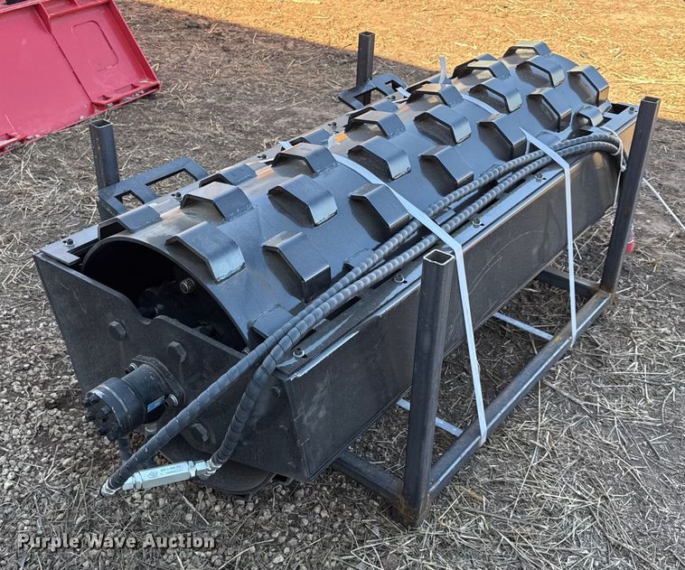 image for item EN0251 2025 Giyi skid steer roller