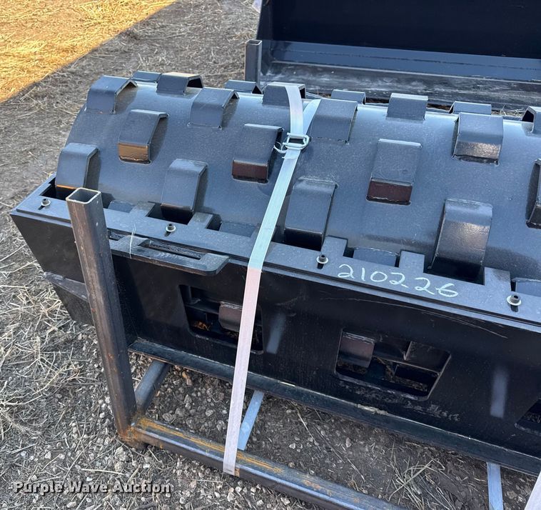 image for item EN0251 2025 Giyi skid steer roller