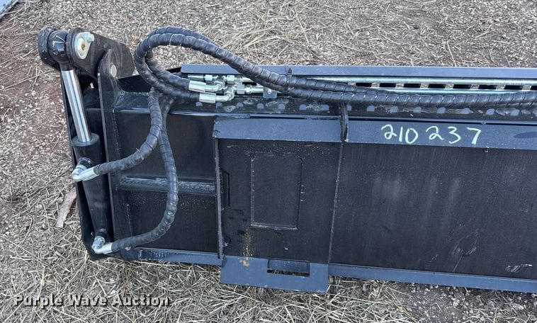 image for item EN0252 2025 Giyi skid steer four-in-one bucket