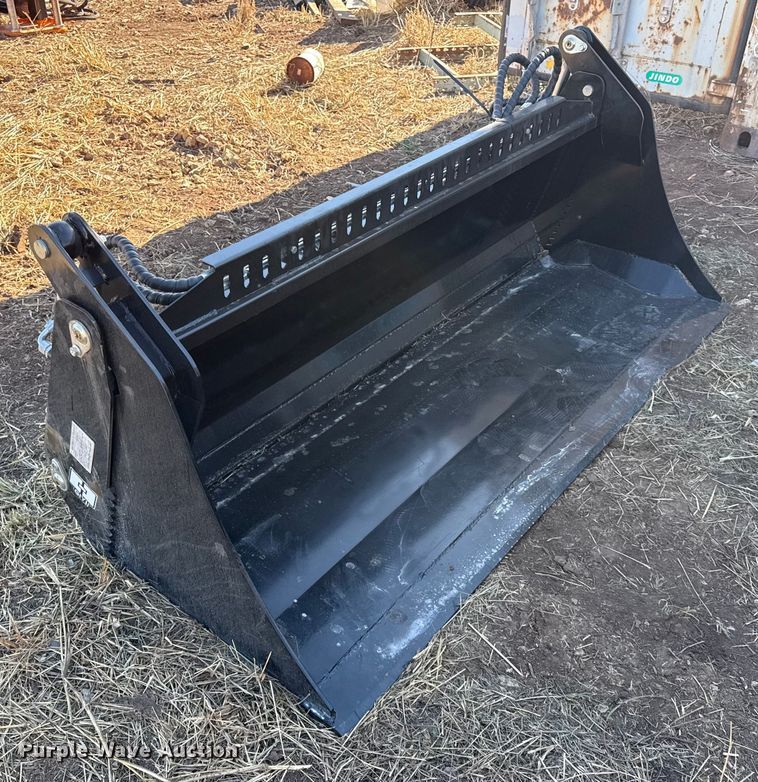 image for item EN0254 2025 Giyi skid steer four-in-one bucket