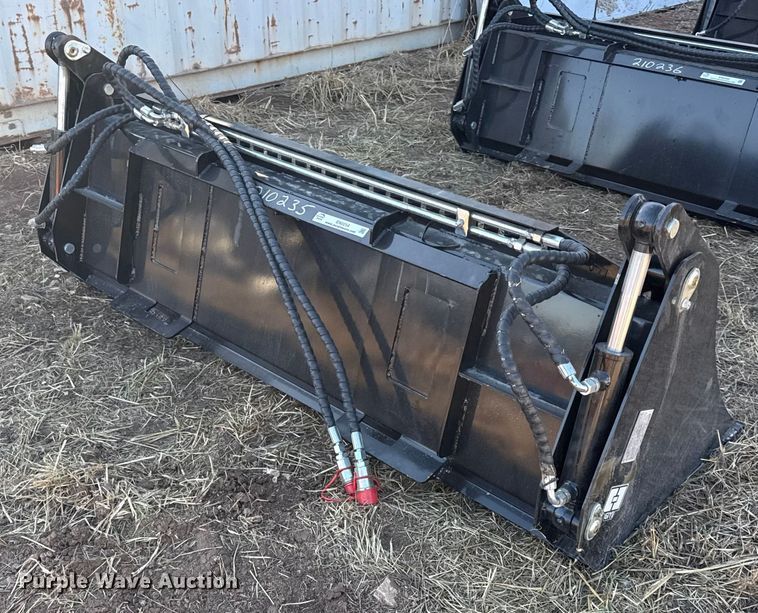 image for item EN0254 2025 Giyi skid steer four-in-one bucket