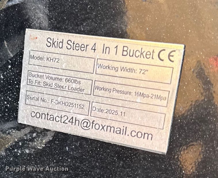 image for item EN0254 2025 Giyi skid steer four-in-one bucket