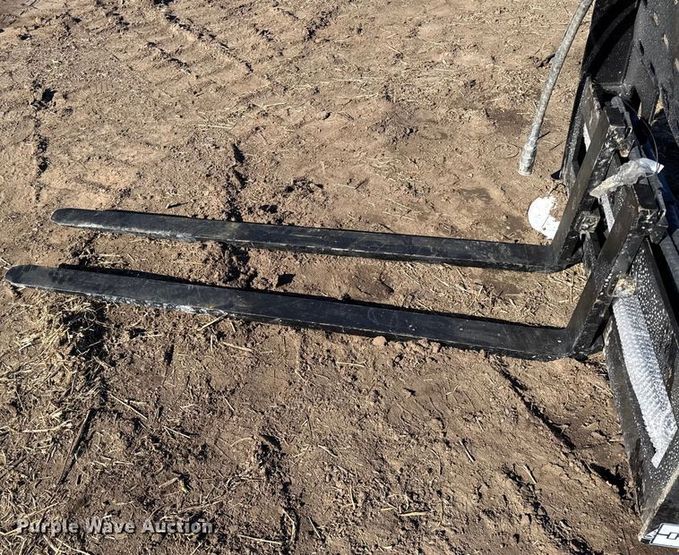 image for item EN0294 2025 Giyi skid steer forks