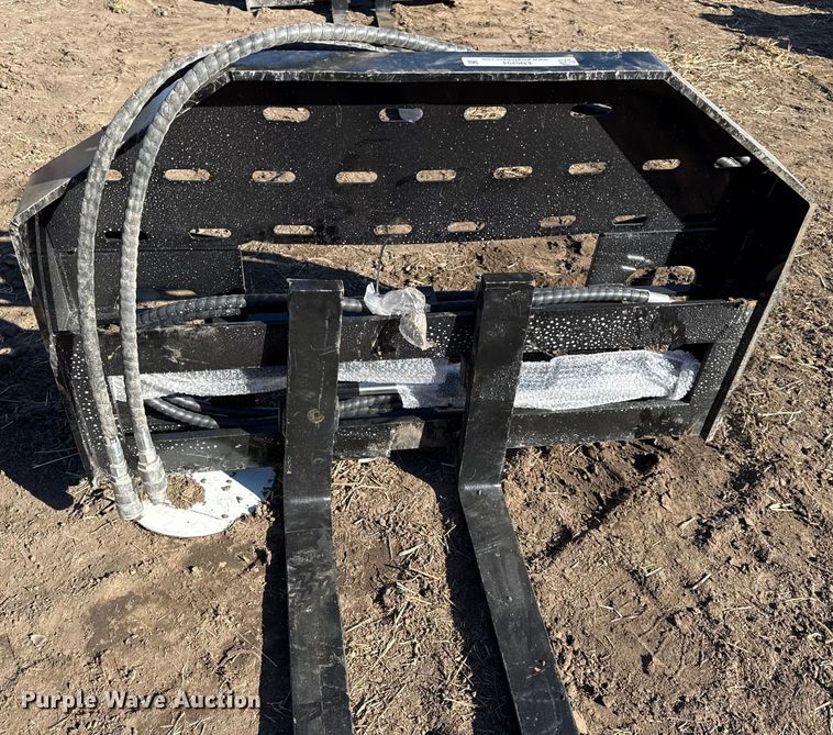 image for item EN0294 2025 Giyi skid steer forks