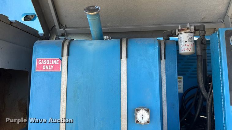 image for item EN0473 1998 Genie S-65 boom lift