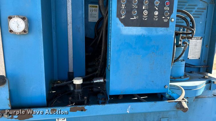 image for item EN0473 1998 Genie S-65 boom lift