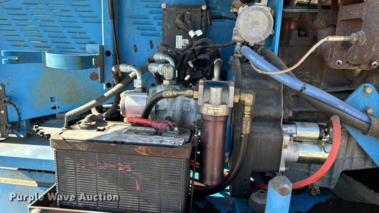 image for item EN0473 1998 Genie S-65 boom lift