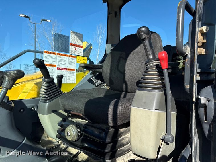 image for item EN0475 2012 Komatsu PC88MR-8 mini excavator