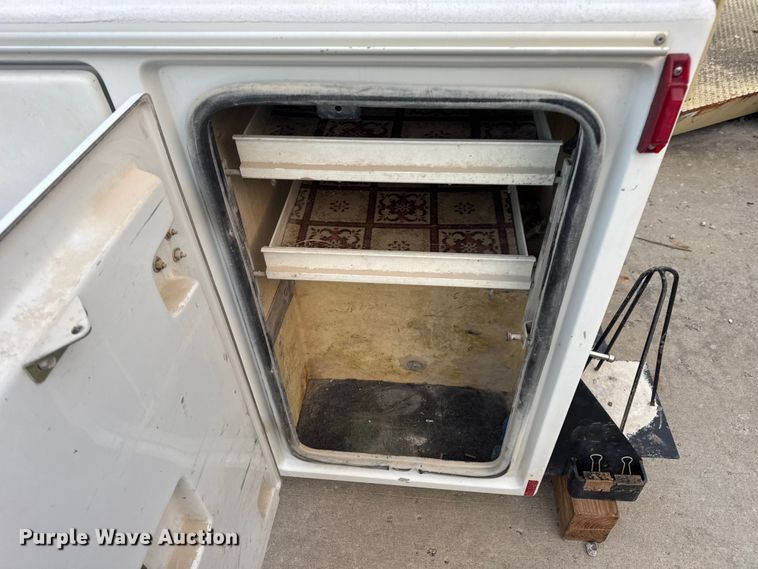 image for item EN0909 Astoria utility bed