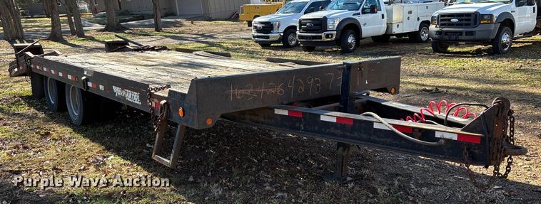 image for item EN5954 2005 Towmaster equipment trailer