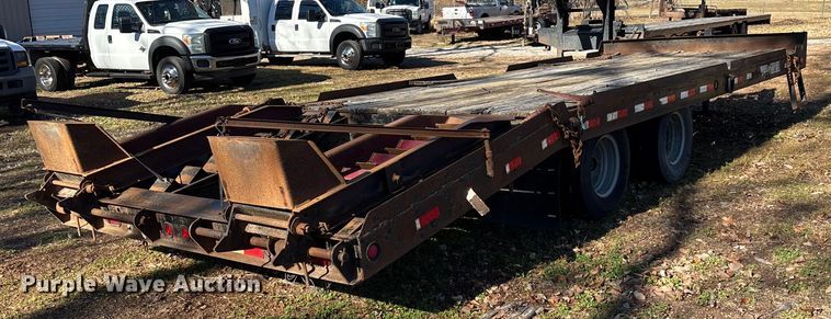 image for item EN5954 2005 Towmaster equipment trailer