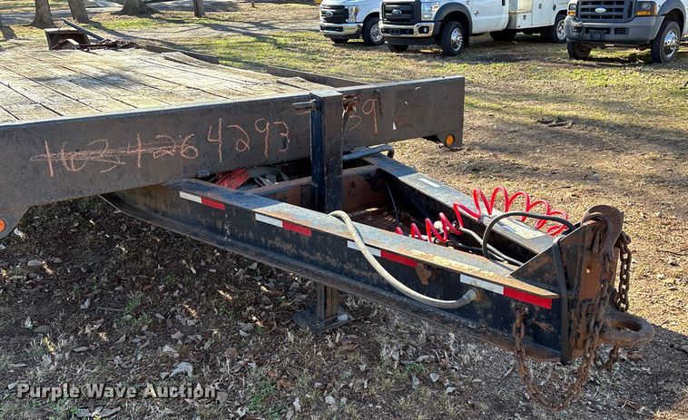 image for item EN5954 2005 Towmaster equipment trailer