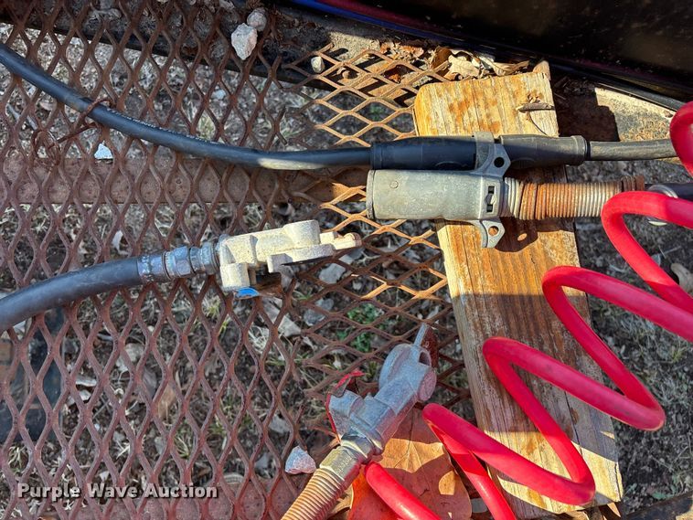 image for item EN5954 2005 Towmaster equipment trailer