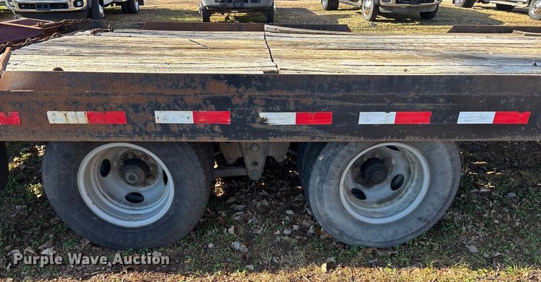 image for item EN5954 2005 Towmaster equipment trailer