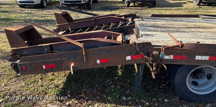 image for item EN5954 2005 Towmaster equipment trailer