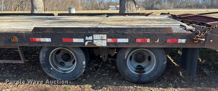 image for item EN5954 2005 Towmaster equipment trailer