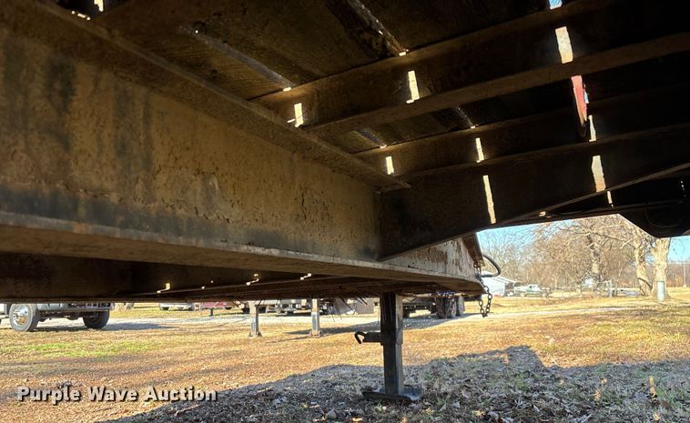 image for item EN5954 2005 Towmaster equipment trailer