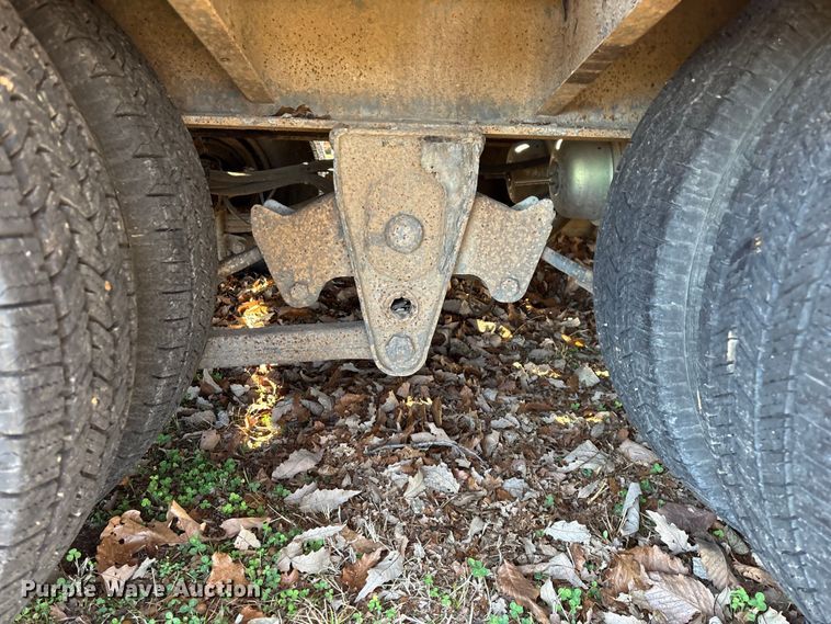 image for item EN5954 2005 Towmaster equipment trailer