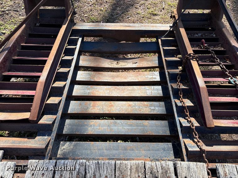 image for item EN5954 2005 Towmaster equipment trailer