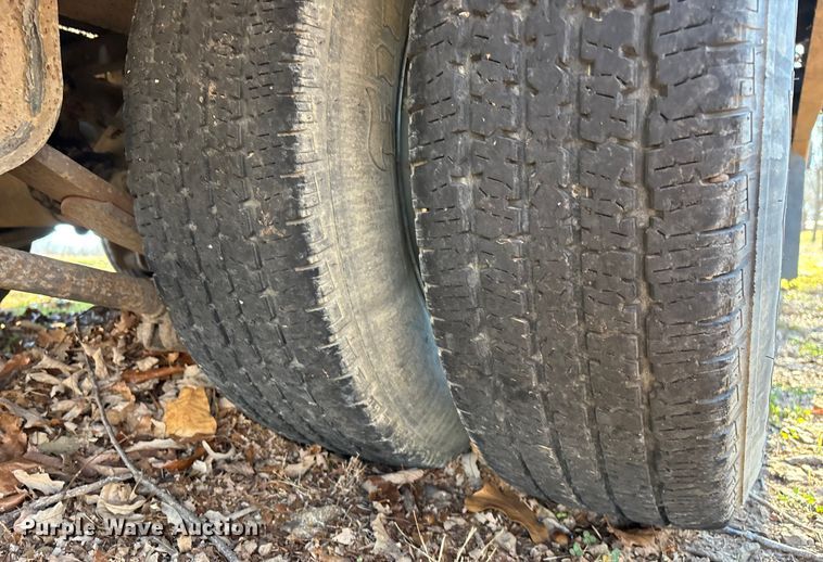 image for item EN5954 2005 Towmaster equipment trailer