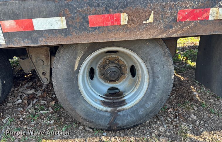 image for item EN5954 2005 Towmaster equipment trailer