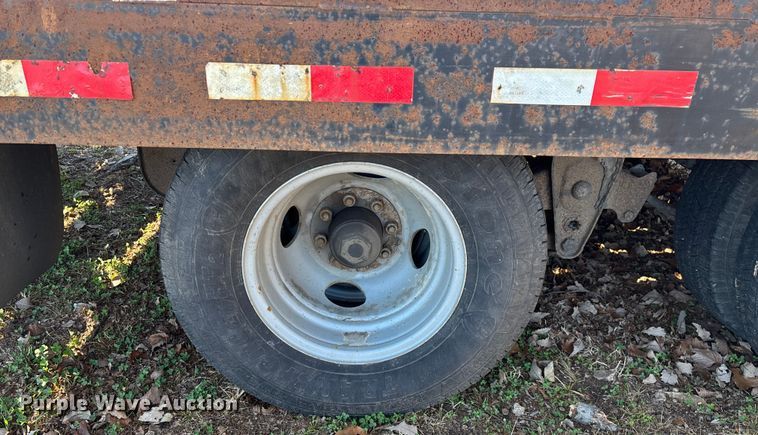 image for item EN5954 2005 Towmaster equipment trailer