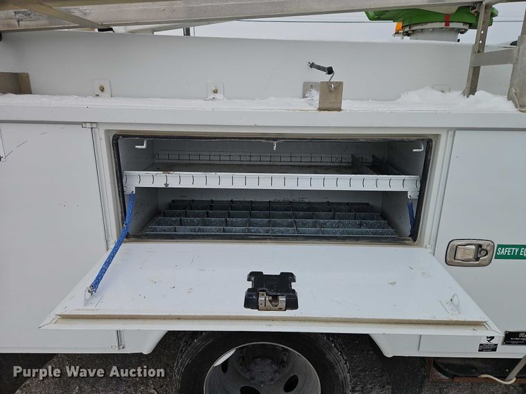 image for item EO4924 2016 Ford F550 bucket truck