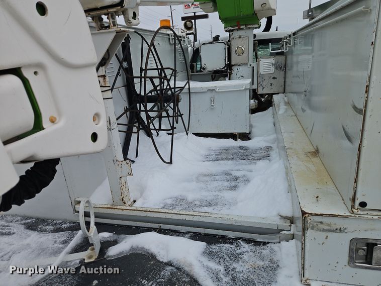 image for item EO4924 2016 Ford F550 bucket truck