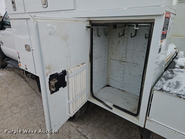 image for item EO4924 2016 Ford F550 bucket truck