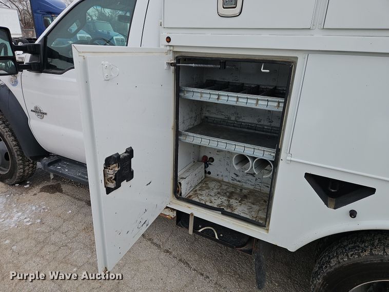 image for item EO4924 2016 Ford F550 bucket truck