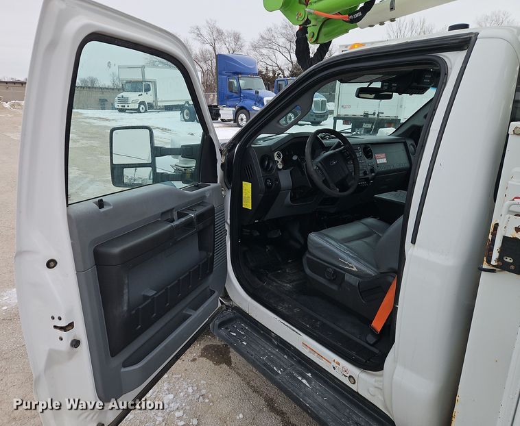 image for item EO4924 2016 Ford F550 bucket truck