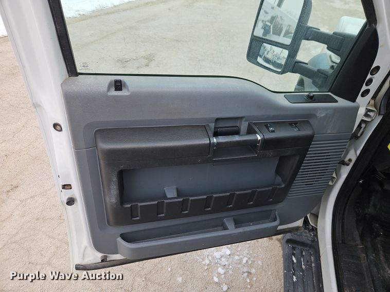 image for item EO4924 2016 Ford F550 bucket truck