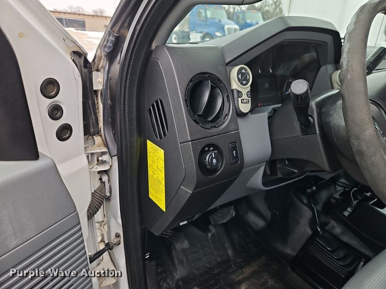 image for item EO4924 2016 Ford F550 bucket truck