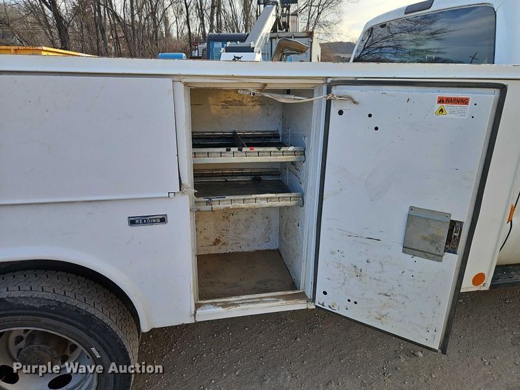 image for item EO4941 2015 Ford F550 utility / service truck