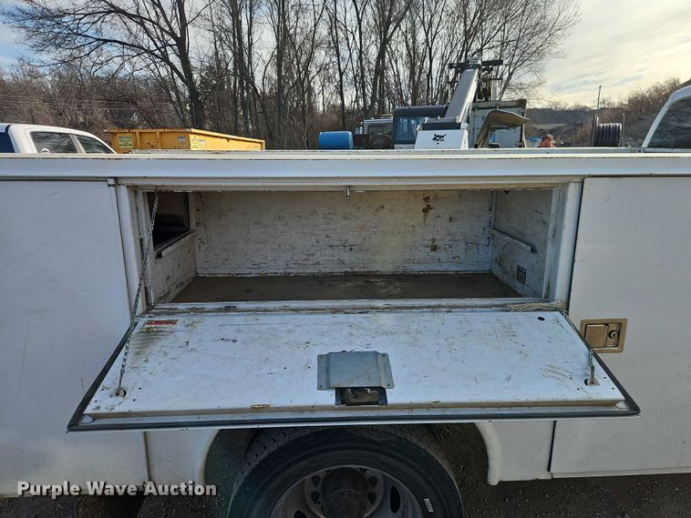 image for item EO4941 2015 Ford F550 utility / service truck