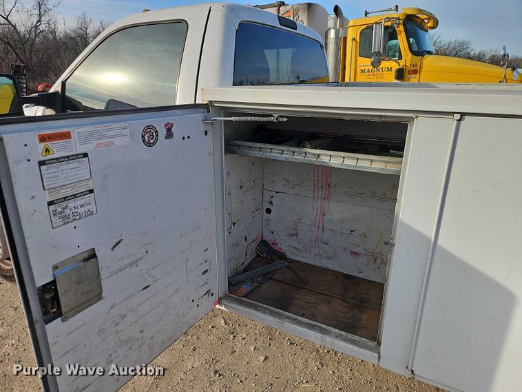 image for item EO4941 2015 Ford F550 utility / service truck