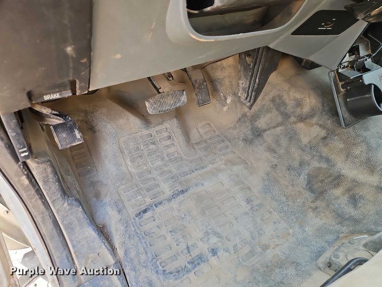 image for item EO4941 2015 Ford F550 utility / service truck