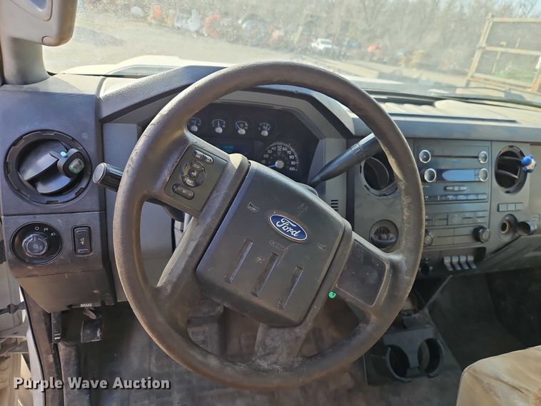 image for item EO4941 2015 Ford F550 utility / service truck