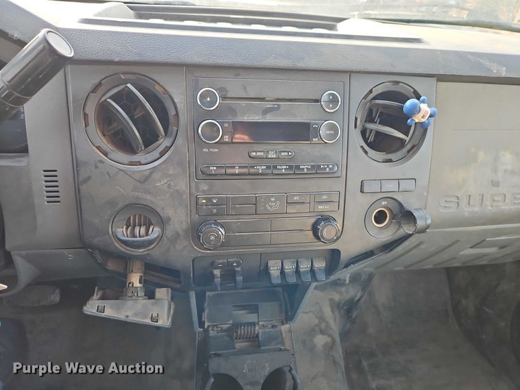 image for item EO4941 2015 Ford F550 utility / service truck