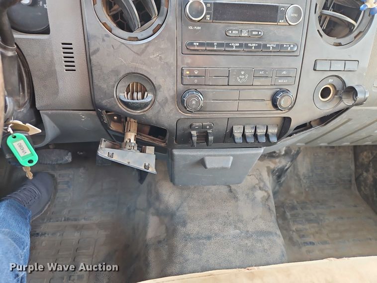 image for item EO4941 2015 Ford F550 utility / service truck