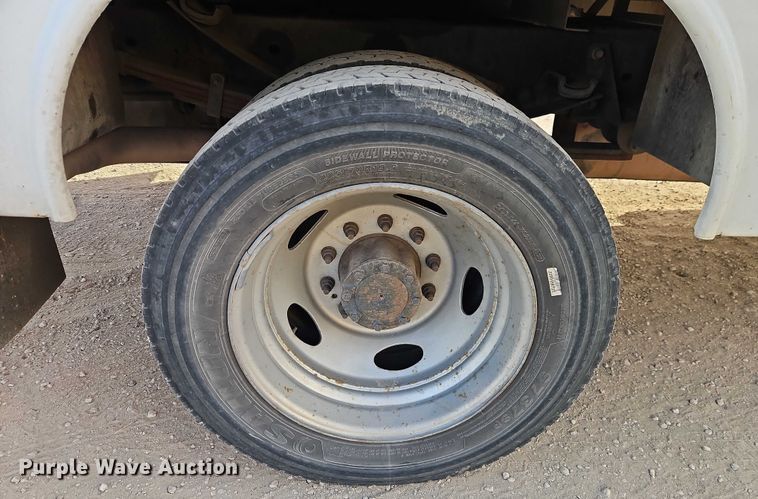 image for item EO4941 2015 Ford F550 utility / service truck