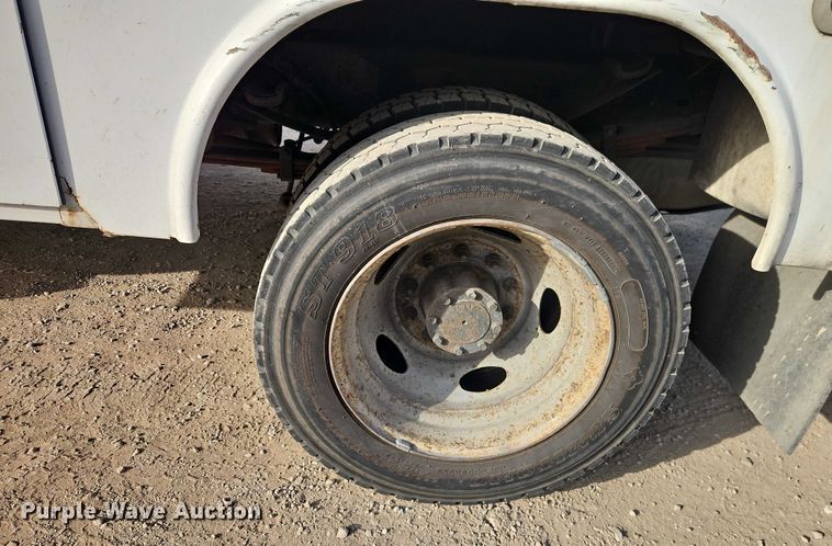 image for item EO4941 2015 Ford F550 utility / service truck