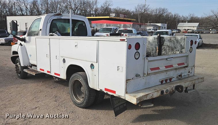 image for item EO4942 2006 Chevrolet C4500 utility / service truck