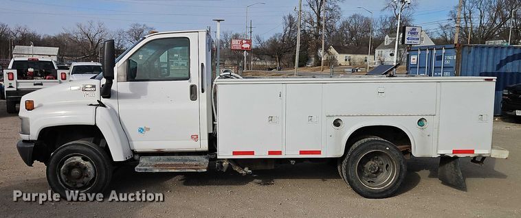 image for item EO4942 2006 Chevrolet C4500 utility / service truck