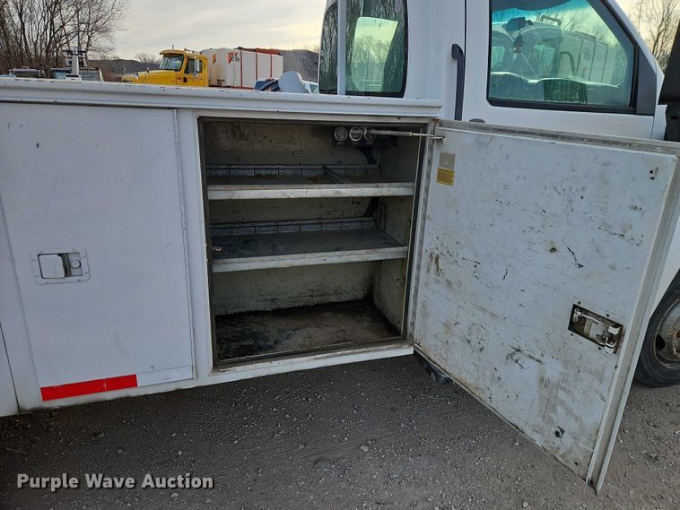 image for item EO4942 2006 Chevrolet C4500 utility / service truck