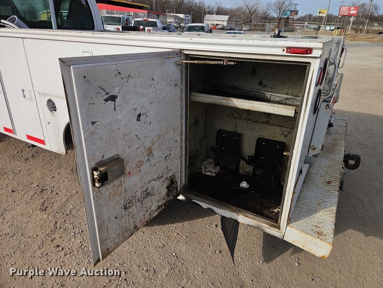 image for item EO4942 2006 Chevrolet C4500 utility / service truck