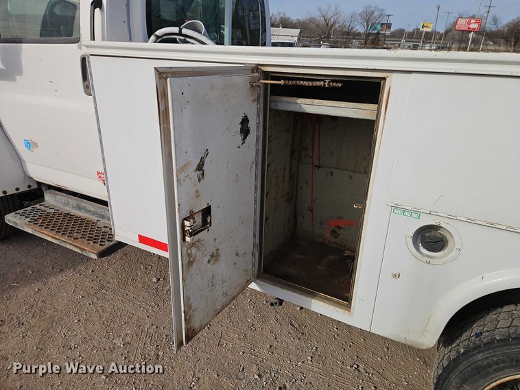 image for item EO4942 2006 Chevrolet C4500 utility / service truck