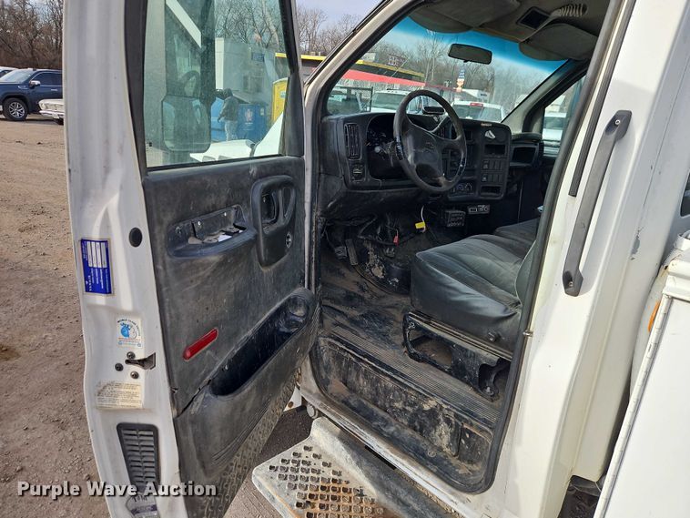 image for item EO4942 2006 Chevrolet C4500 utility / service truck